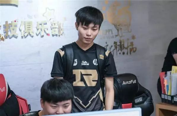 也让年轻一 也让年轻一