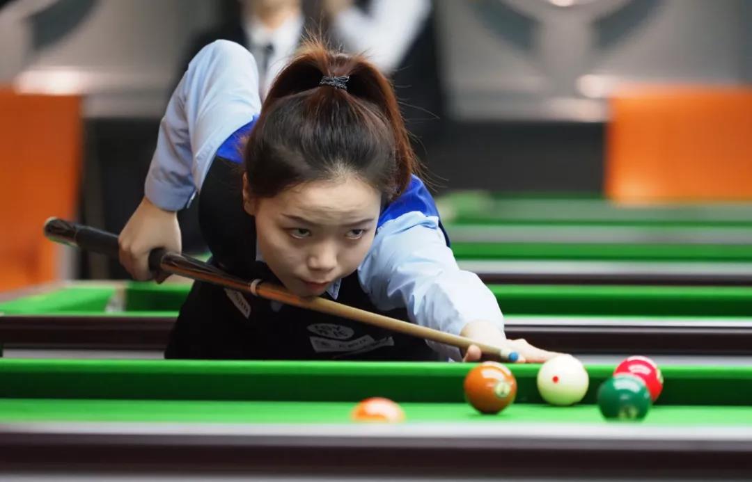 立冠军姿态 立冠军姿态