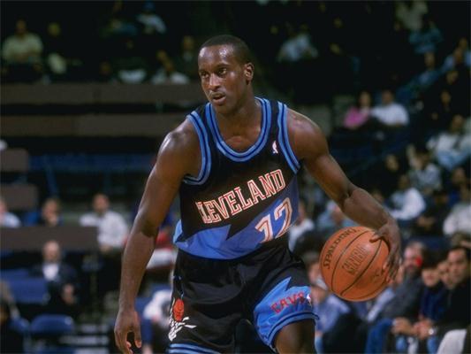 边路快速传 边路快速传